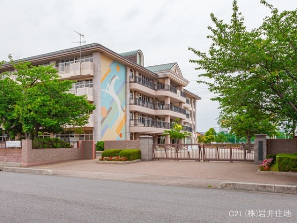 越谷市宮本町4丁目の新築一戸建(越谷市立出羽小学校)