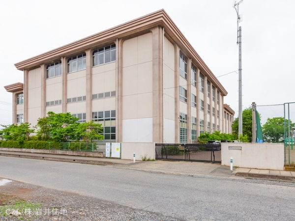 越谷市宮本町4丁目の新築一戸建(越谷市立西中学校)