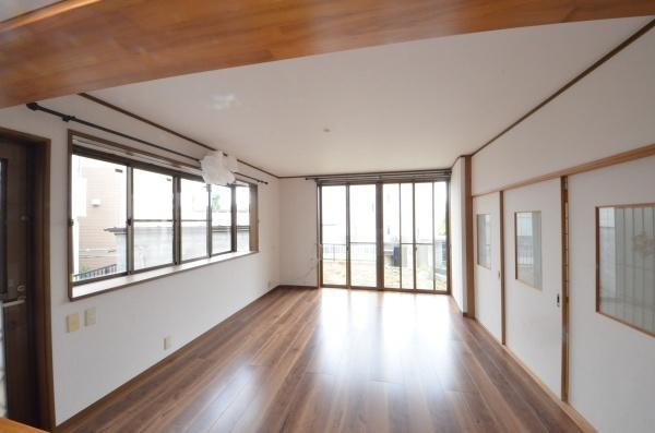 草加市苗塚町の中古一戸建て