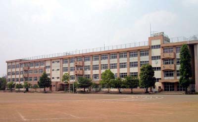 ライオンズガーデン京王南大沢(八王子市立南大沢中学校)