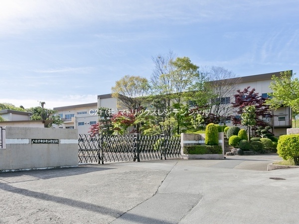 八王子市絹ケ丘2丁目の中古一戸建て(八王子市立中山中学校)