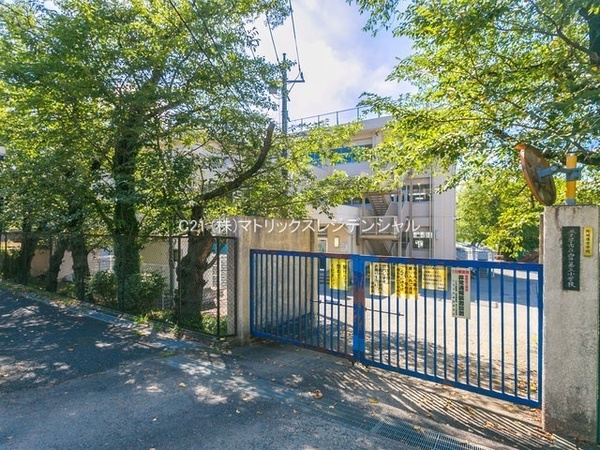 八王子市小比企町の中古一戸建て(八王子市立由井第三小学校)