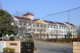 レーベンリヴァーレ南大沢ヒルズ棟(八王子市立長池小学校)