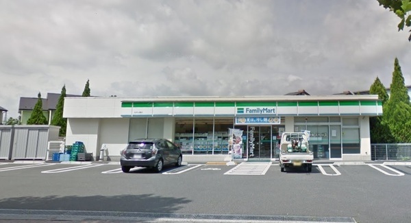 レーベンリヴァーレ南大沢ヒルズ棟(ファミリーマート松木公園店)