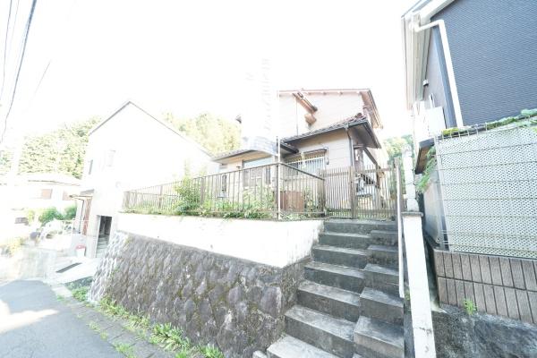 八王子市初沢町の中古一戸建て