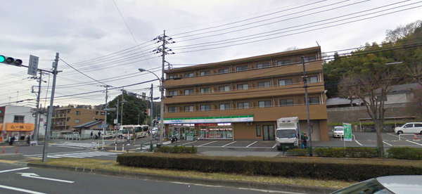 ドラゴンマンション多摩学園都市伍番館(ファミリーマート中央大学・明星大学駅店)