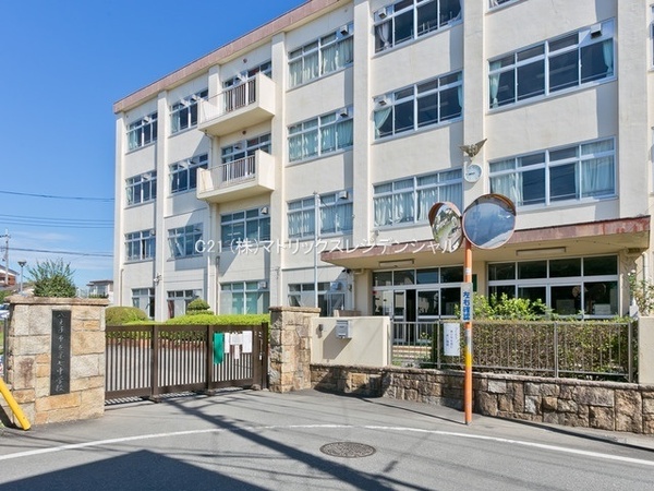 西八王子ハイツD棟(八王子市立第七中学校)