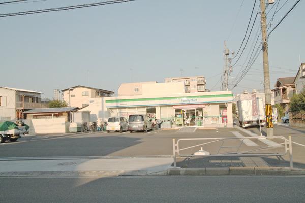 センチュリーめじろ台(ファミリーマート秀栄東浅川町店)