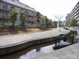 長池公園せせらぎ通り北