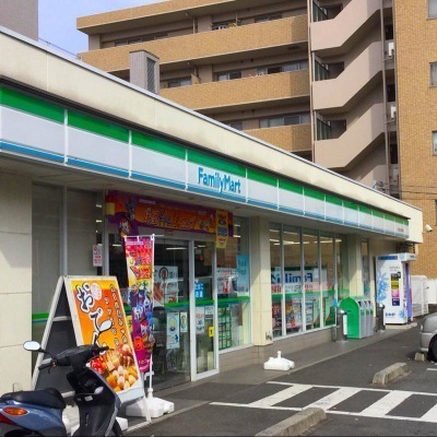 レクセルプラッツア京王堀之内(ファミリーマート京王堀之内駅東店)