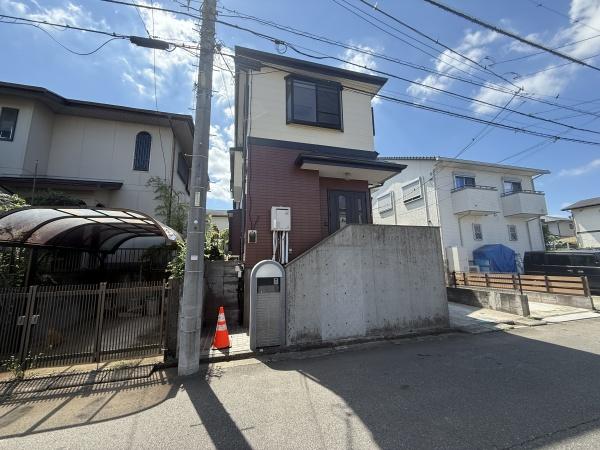 八王子市丸山町の中古一戸建て(前面道路含む現地写真)