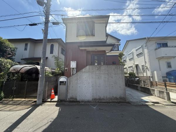 八王子市丸山町の中古一戸建て(前面道路含む現地写真)