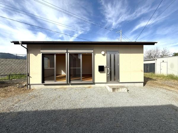 笛吹市石和町川中島　平屋