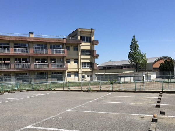 千葉市稲毛区作草部1丁目の土地(千葉市立都賀中学校)
