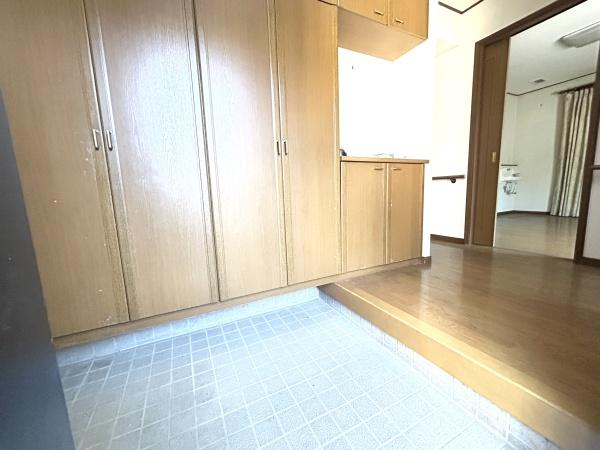 千葉市若葉区みつわ台2丁目の中古一戸建て(玄関)