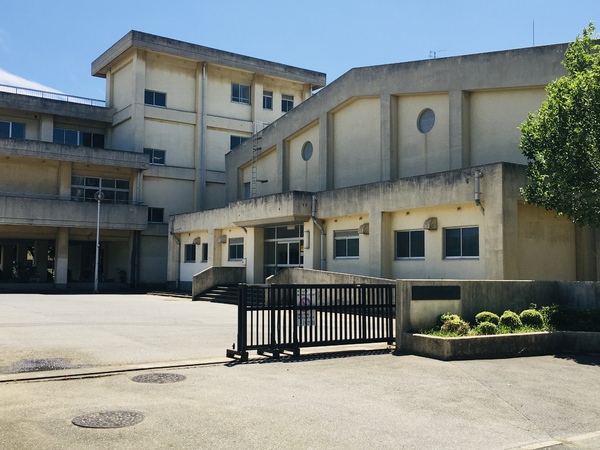 千葉市稲毛区小中台町の土地(千葉市立朝日ケ丘中学校)