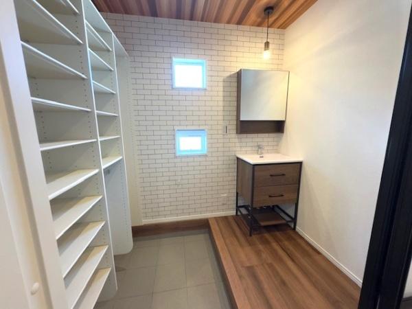 千葉市中央区仁戸名町新築一戸建て