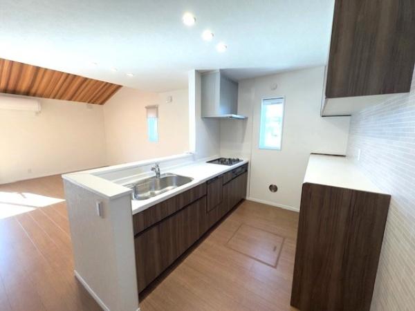 千葉市中央区仁戸名町新築一戸建て