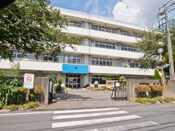 四街道市大日の土地(四街道市立四街道西中学校)