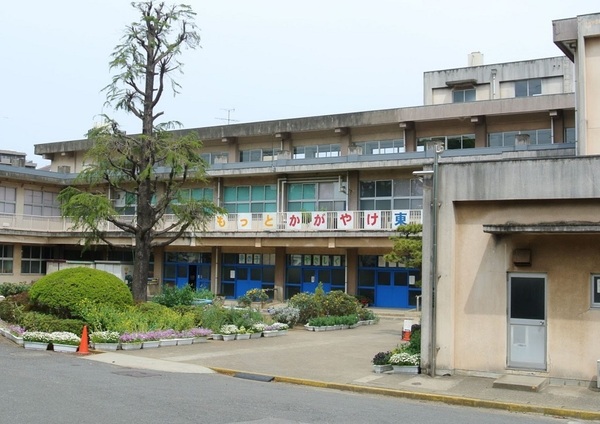 千葉市稲毛区作草部町の中古一戸建て(千葉市立千草台東小学校)