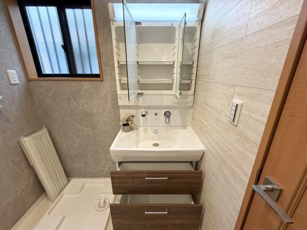 千葉市稲毛区作草部町の中古一戸建て