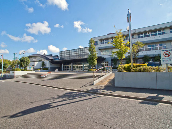 四街道市和良比の土地(四街道市立四街道中学校)