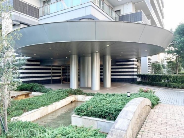 Ｗ　Ｃｏｍｆｏｒｔ　Ｔｏｗｅｒｓ　ＷＥＳＴ