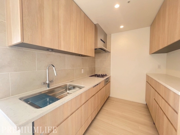 ＷＯＲＬＤ　ＴＯＷＥＲ　ＲＥＳＩＤＥＮＣＥ