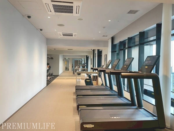 ＷＯＲＬＤ　ＴＯＷＥＲ　ＲＥＳＩＤＥＮＣＥ
