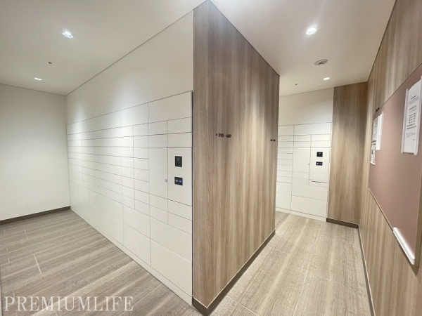 ＷＯＲＬＤ　ＴＯＷＥＲ　ＲＥＳＩＤＥＮＣＥ