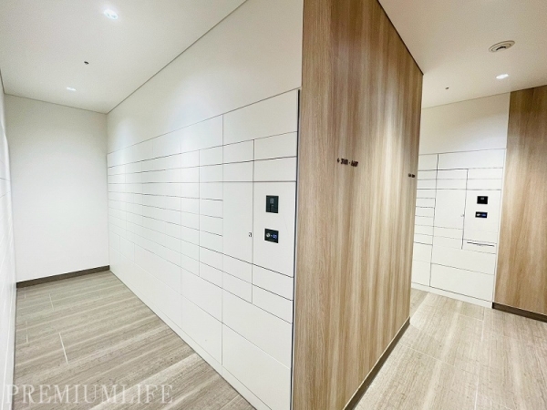 ＷＯＲＬＤ　ＴＯＷＥＲ　ＲＥＳＩＤＥＮＣＥ