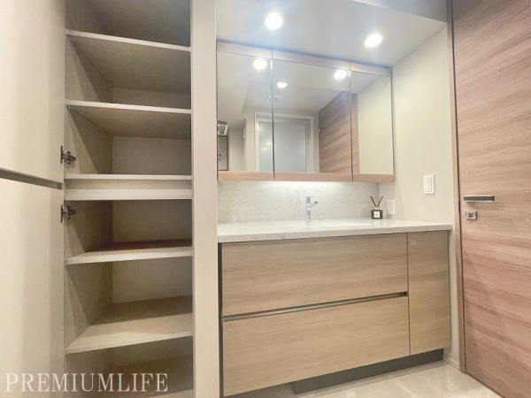 白金ザ・スカイ　ＥＡＳＴ