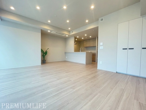 白金ザ・スカイ　ＥＡＳＴ