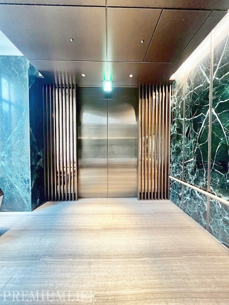 ＷＯＲＬＤ　ＴＯＷＥＲ　ＲＥＳＩＤＥＮＣＥ