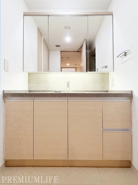 セントラルパークタワーラ・トゥール新宿