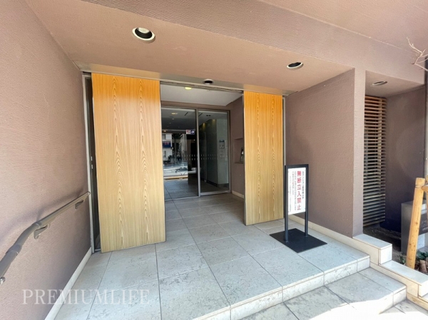 ライフェール新宿御苑ノースサイド