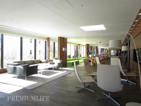 ＧＬＯＢＡＬ　ＦＲＯＮＴ　ＴＯＷＥＲ