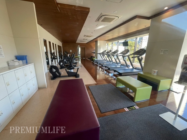 ＧＬＯＢＡＬ　ＦＲＯＮＴ　ＴＯＷＥＲ