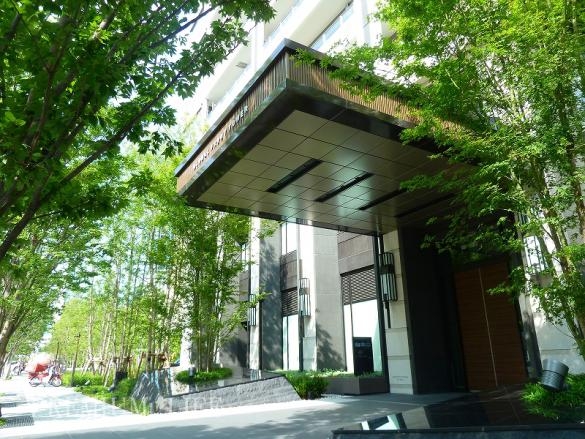 ＧＬＯＢＡＬ　ＦＲＯＮＴ　ＴＯＷＥＲ