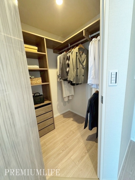 Ｗ　Ｃｏｍｆｏｒｔ　Ｔｏｗｅｒｓ　ＷＥＳＴ
