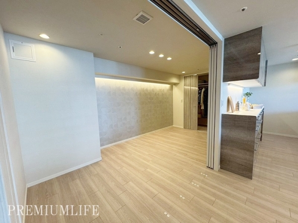 Ｗ　Ｃｏｍｆｏｒｔ　Ｔｏｗｅｒｓ　ＷＥＳＴ