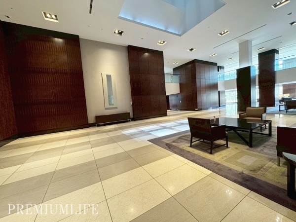 Ｗ　Ｃｏｍｆｏｒｔ　Ｔｏｗｅｒｓ　ＷＥＳＴ