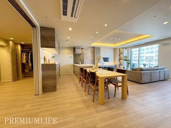 Ｗ　Ｃｏｍｆｏｒｔ　Ｔｏｗｅｒｓ　ＷＥＳＴ