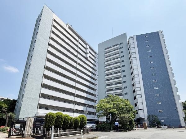 戸山ハイツ27号棟