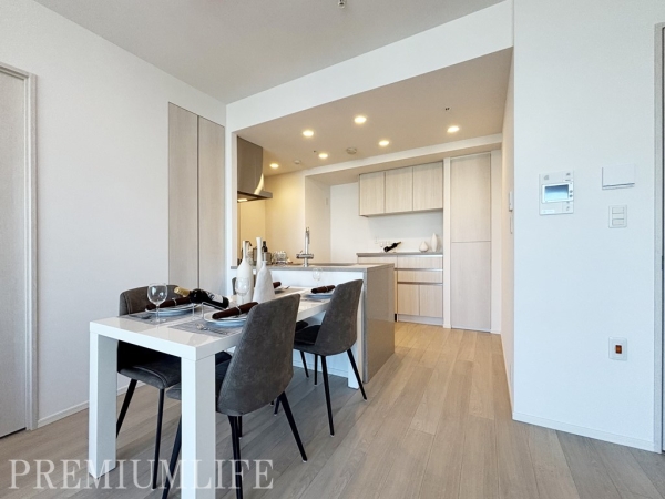 ＭＩＤ　ＴＯＷＥＲ　ＧＲＡＮＤ