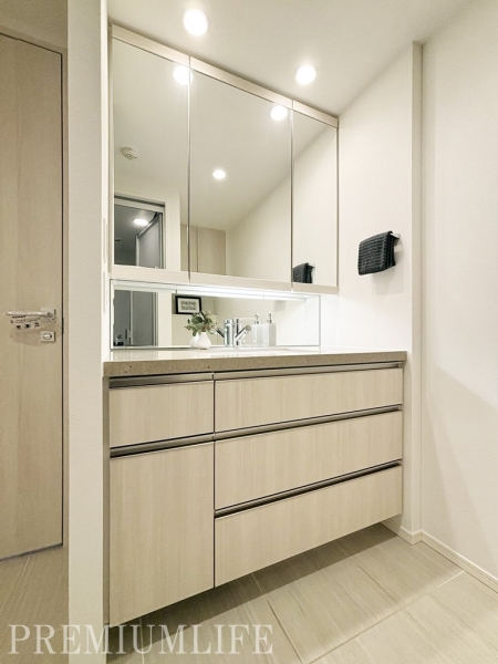 ＭＩＤ　ＴＯＷＥＲ　ＧＲＡＮＤ