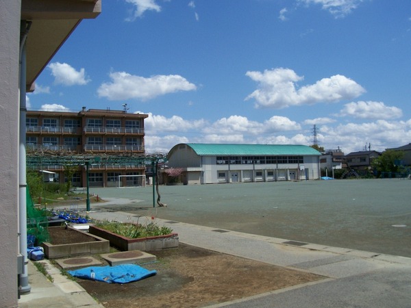 ヴェレーナ幕張(千葉市立幕張小学校)