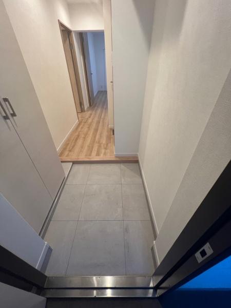 稲毛高浜南団地16号棟(玄関)