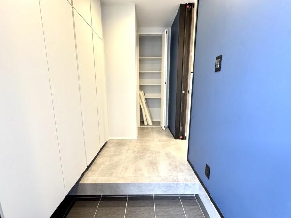 川崎市多摩区三田3丁目の新築一戸建(玄関)