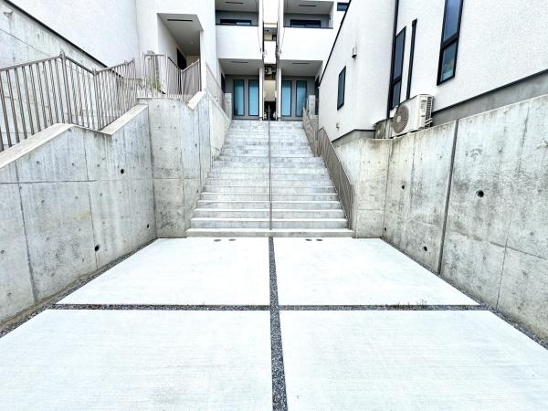 川崎市多摩区三田3丁目の新築一戸建(駐車場)